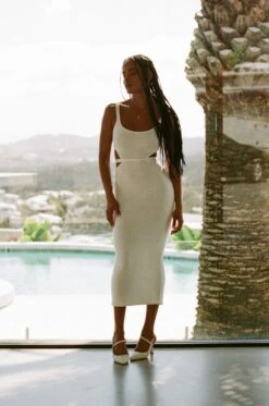 London Knit Dress - Coconut 25 London Knit Dress - Coconut -Venum Shop 183b8605 520e 4335 b5ab 4f6b3e0bcf3b