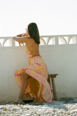 Baila Maxi Dress - Painted Flower 20 Baila Maxi Dress - Painted Flower -Venum Shop 3d19c4ac 3d8c 417f 9525 7c162239dc0e