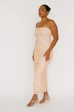 Mikai Midi Dress 21 Mikai Midi Dress -Venum Shop 69a89704 3594 4a63 be3b 3a093e35920b