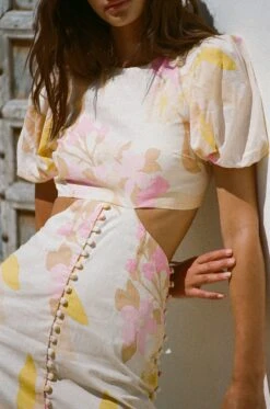 Melia Cutout Dress -Venum Shop 6dfbf36f cb1f 47d8 8a84 d8ede8184a16