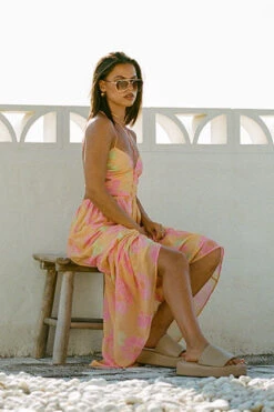 Baila Maxi Dress - Painted Flower 22 Baila Maxi Dress - Painted Flower -Venum Shop 7803b2b9 2989 47b8 9b74 a205df7095ec