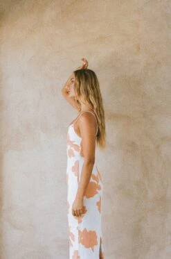 Avani Midi Dress -Venum Shop 7e80b555 e7bf 4b04 a445 e5405152b08d