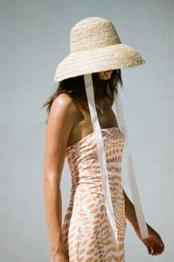 Mikai Midi Dress 17 Mikai Midi Dress -Venum Shop a3c4e500 20a5 4a39 9f32 cb619261cb5e