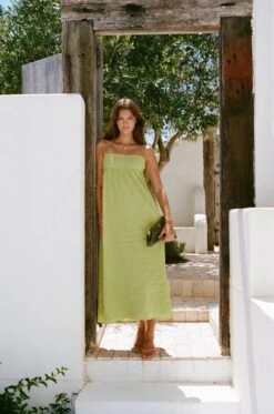 Azaria Dress - Green 18 Azaria Dress - Green -Venum Shop bff56fef 8175 4533 a226 9eda0604ef0a