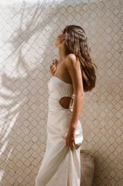 Caleigh Midi Dress 15 Caleigh Midi Dress -Venum Shop f8dd0c9a 0202 4e53 9819 e4f20078f8dc