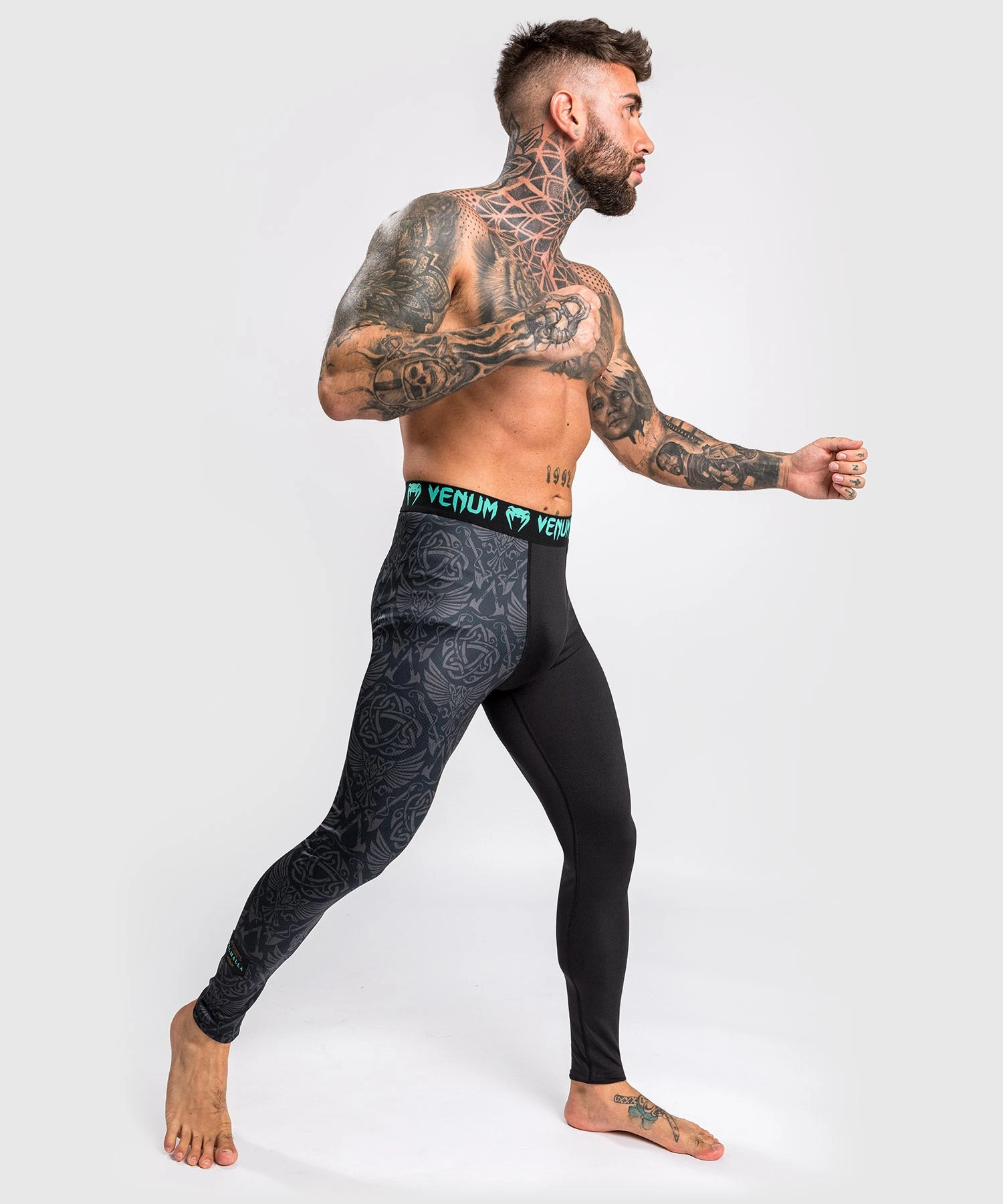 Venum Assassin's Creed Reloaded Spats - Black 4 Venum Assassin's Creed Reloaded Spats - Black - Image 2